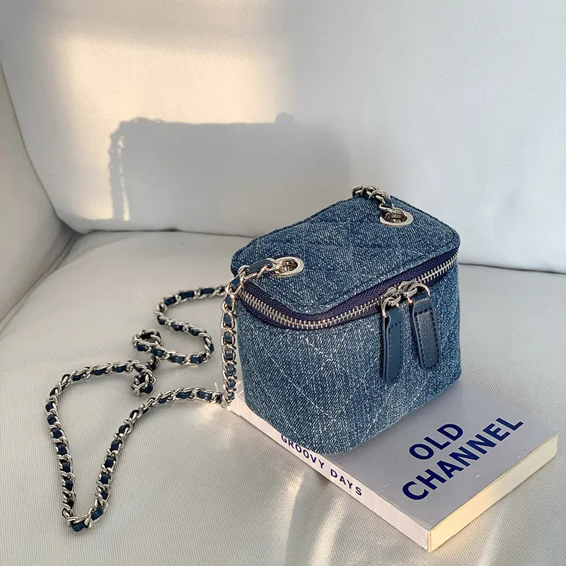 Stylish Designer Mini Cowboy Crossbody Bag — detail 2