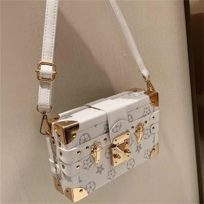 Fashionable Black Shoulder Handbag for Women — view 4