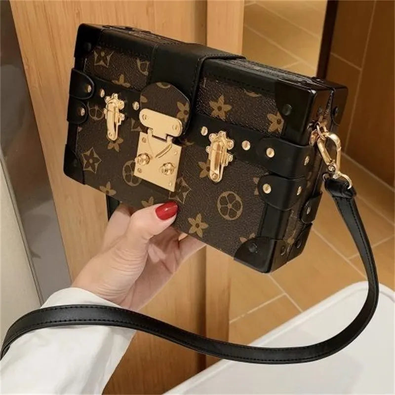 Fashionable Black Shoulder Handbag for Women — view 8
