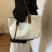 arge Capacity Women’s Woven Handbag image 2