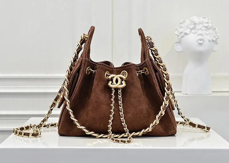 Large Capacity Drawstring Hobo Crossbody Handbag — view 4