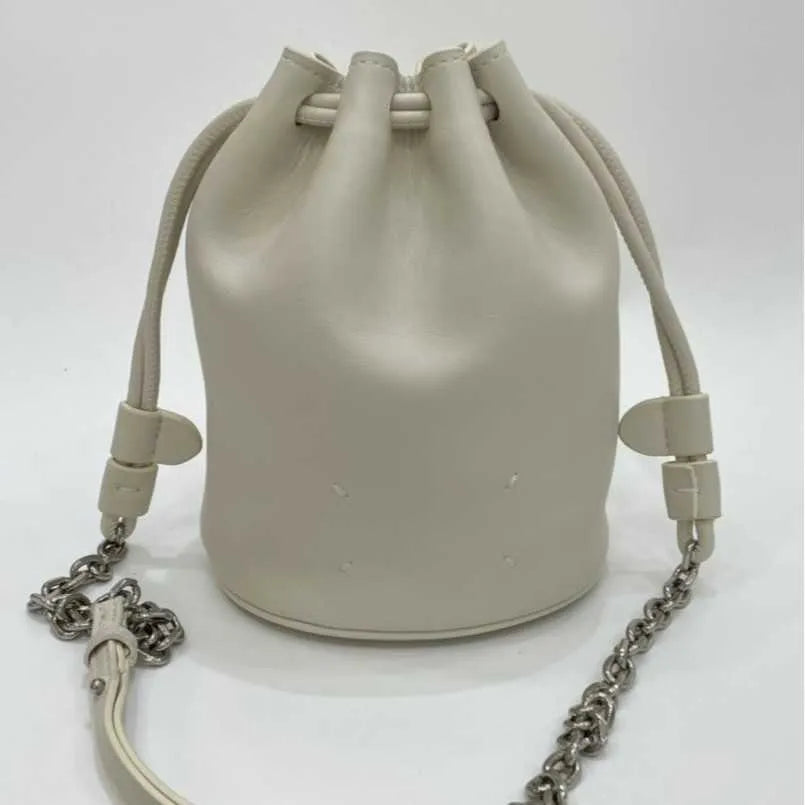 Large Capacity Drawstring Hobo Crossbody Handbag — view 17