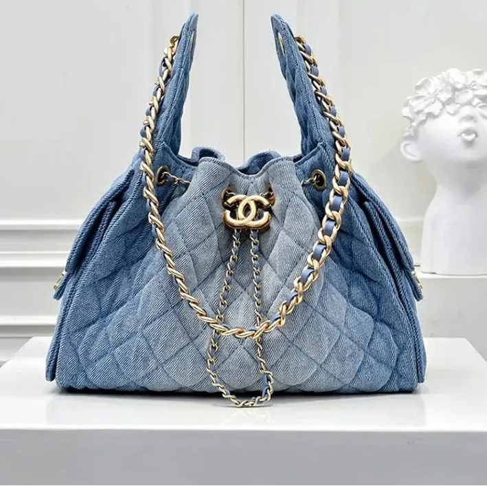 Large Capacity Drawstring Hobo Crossbody Handbag — detail 5