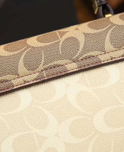 Shoulder Box Bag with Niche Minimal Design — detail 7