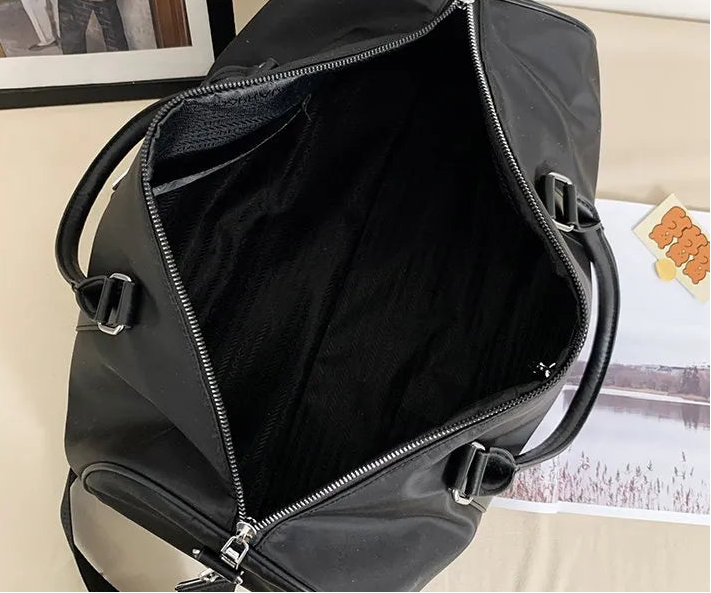 High-Quality Men’s Duffle Bag — detail 3